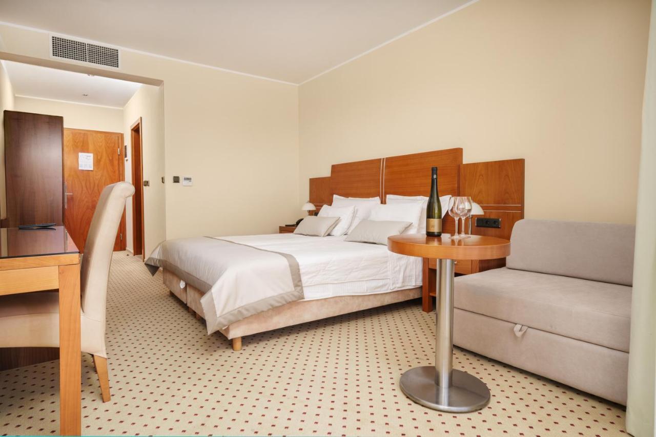 Duje Hotel 4*